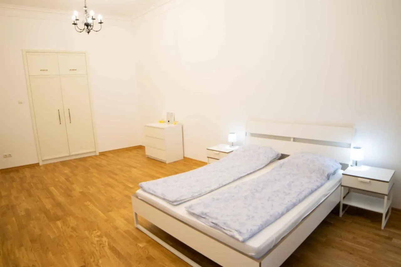 Roter Hof Apartments Vienna