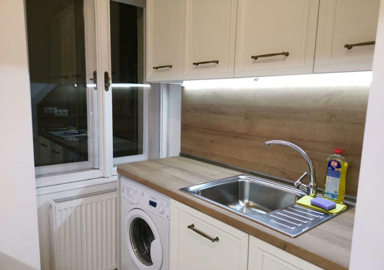 Roter Hof Apartments Вена 0*,  Австрия