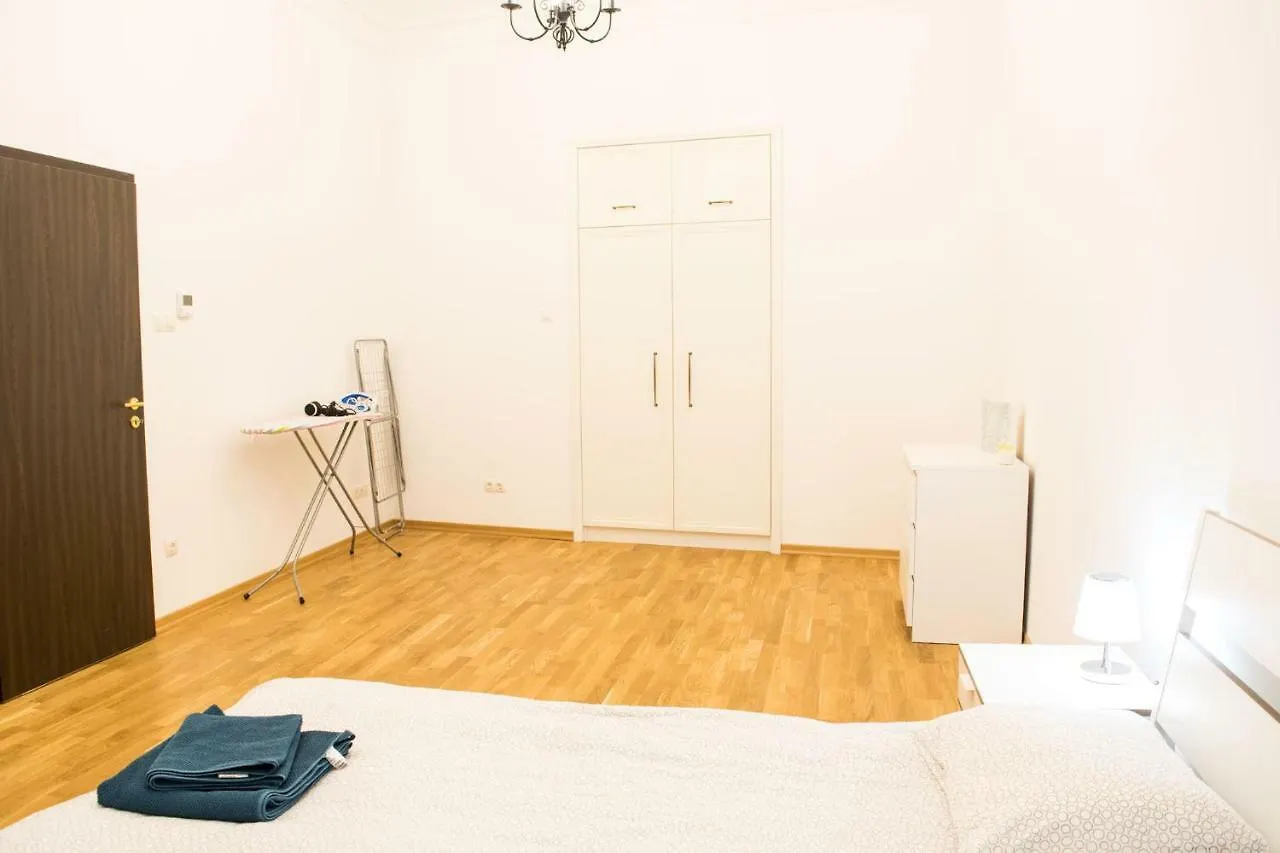 Roter Hof Apartments Vienna