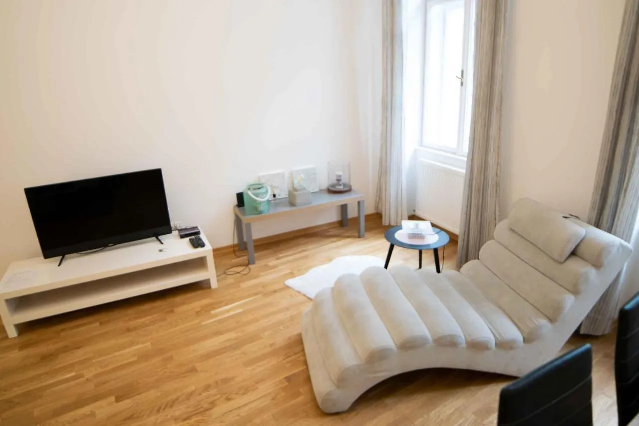 Roter Hof Apartments Vienna
